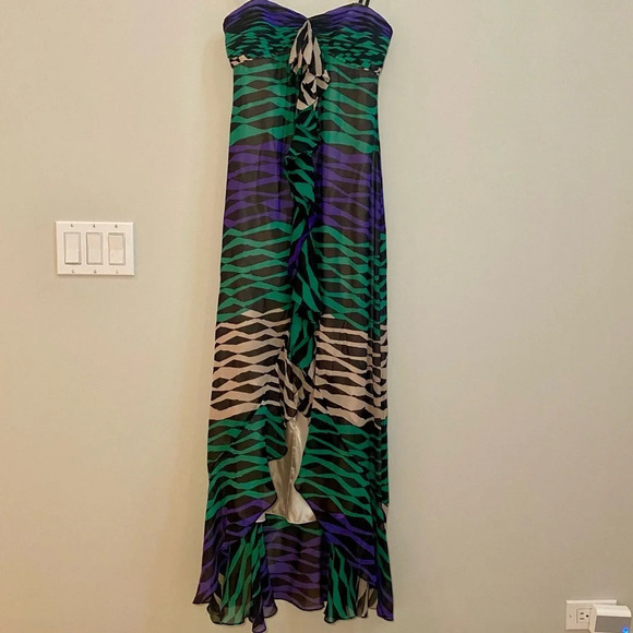 BCBGMaxAzria silk chiffon ruffle front strapless maxi dress with train size 0 - Picture 4 of 7